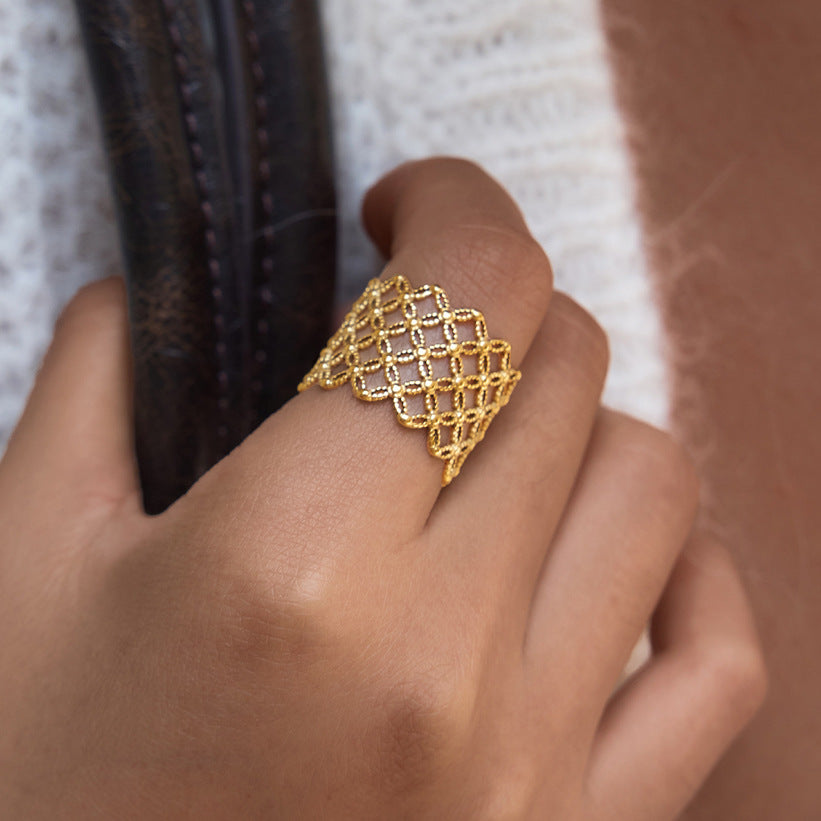 Jingqiao Hollow Open Ring, Niche High-End Band, Titanium Steel Fading Jewelry, Women's Stainless Steel Cross-border Ring