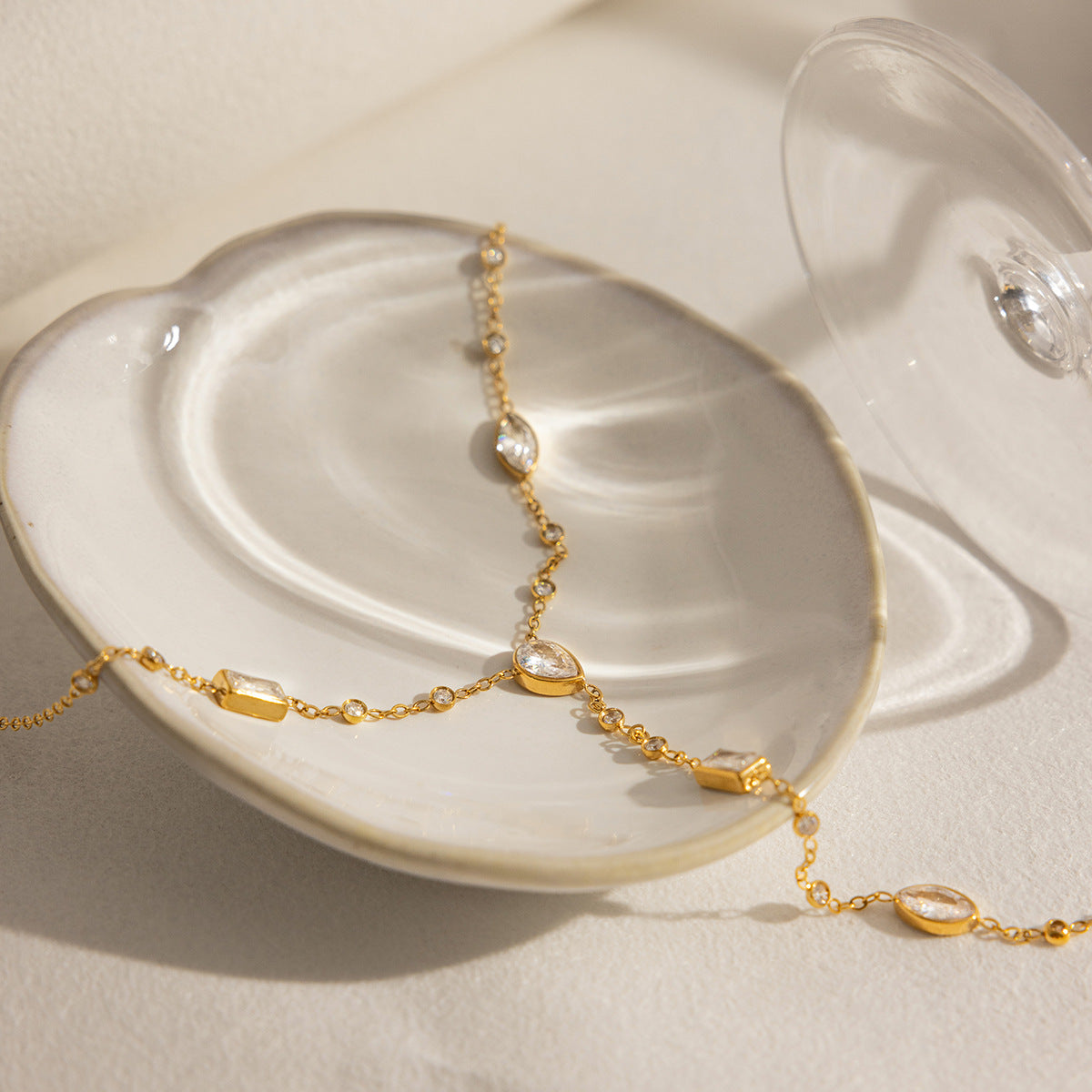 Jingqiao European and American 18K gold stainless steel white geometric zircon Y-shaped chain necklace is a best-selling cross-border accessory that doesn't fade for women