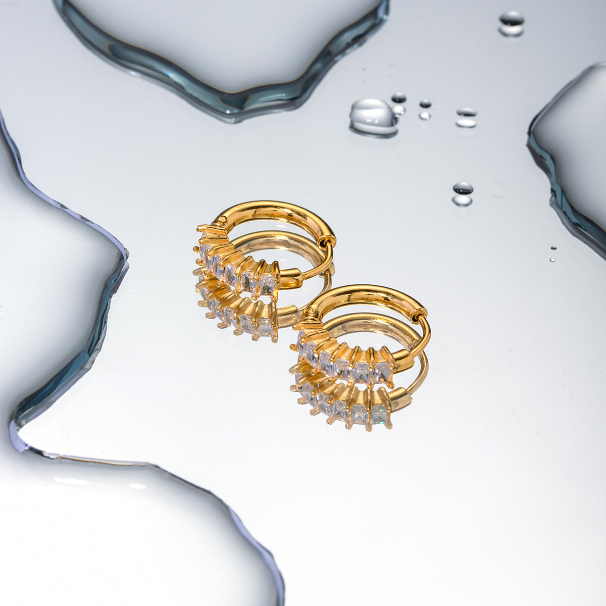 French vintage minimalist fashionable commuter-style earrings, 18k gold stainless steel zircon inlaid earrings, round earrings