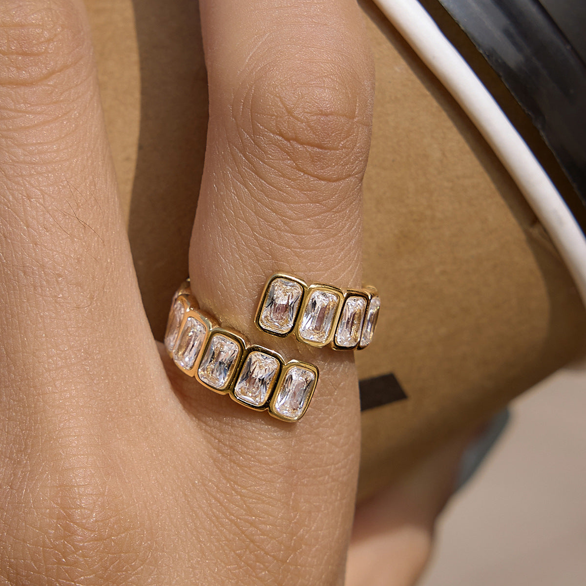 Jingqiao titanium steel zircon ring, niche high-end hand accessory, color-resistant ring, stainless steel 18k gold cross-border accessory