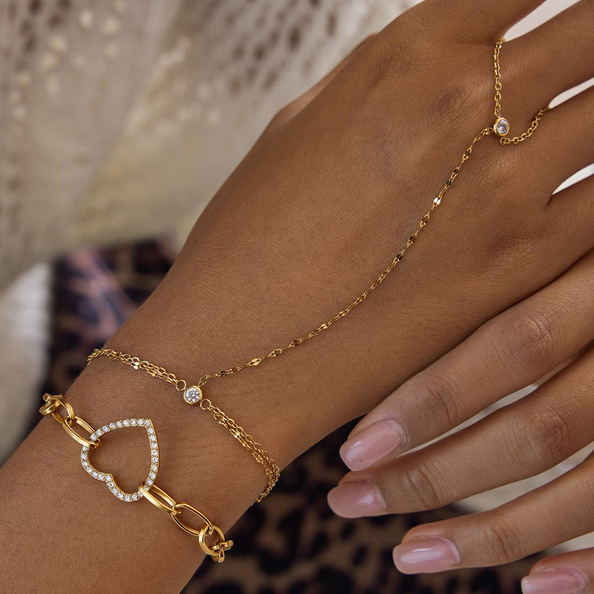 Classic style 18K gold stainless steel bracelet with white rhinestone heart, wholesale jewelry for classic style