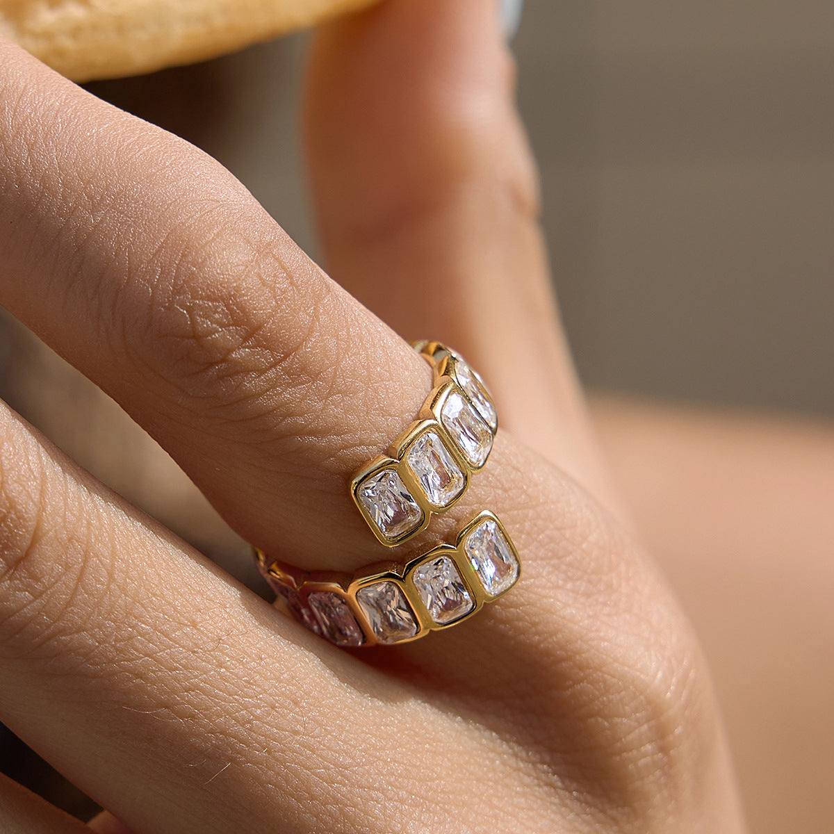 Jingqiao titanium steel zircon ring, niche high-end hand accessory, color-resistant ring, stainless steel 18k gold cross-border accessory