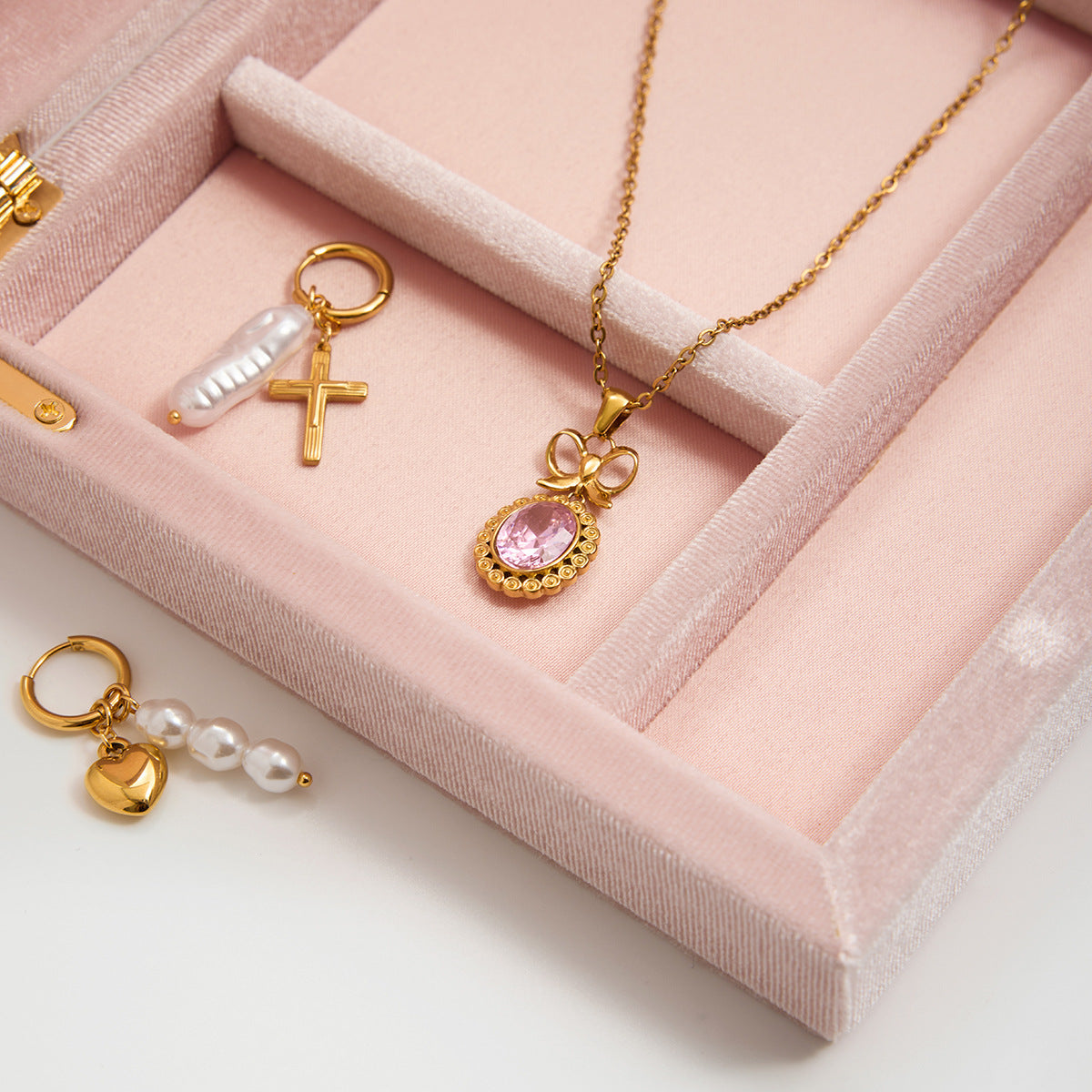 Jingqiao vintage pink zircon necklace accessories for women, stainless steel jewelry, light luxury high-end cross-border accessories, niche designs