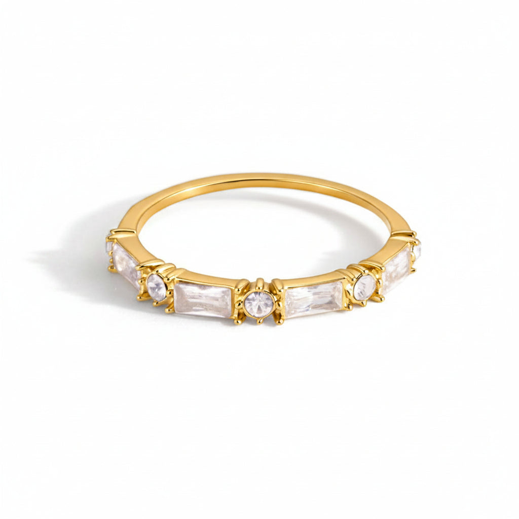Lucia Ring