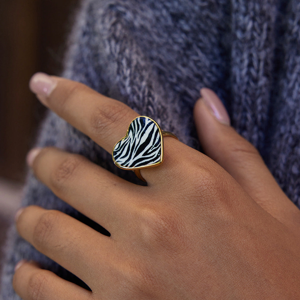 Jingqiao vintage style 18K gold stainless steel leopard print oil drip print heart ring, niche high-end cross-border accessory