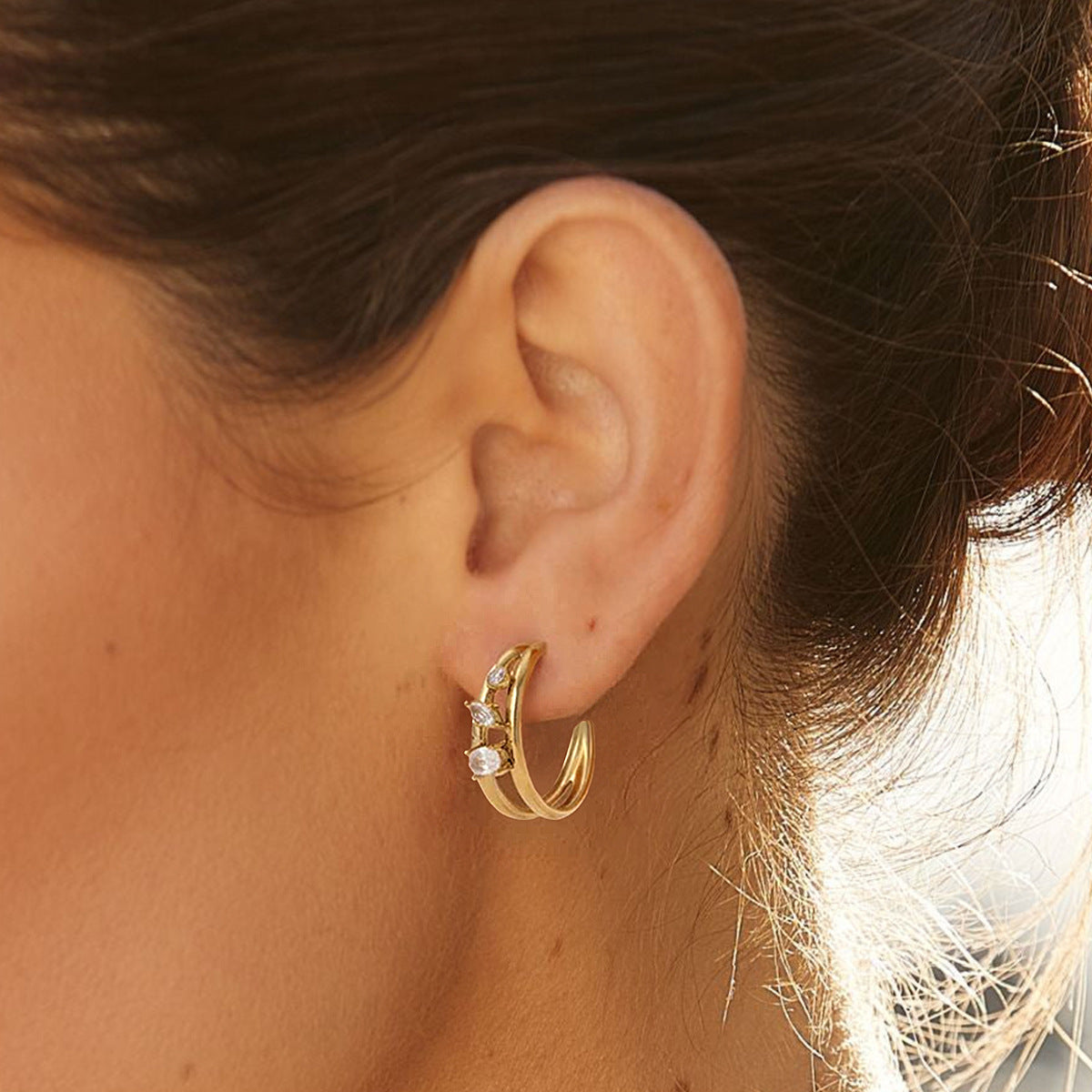 Jingqiao titanium steel zircon C-shaped earrings for women, colorless earrings, light luxury high-end stainless steel cross-border accessories wholesale