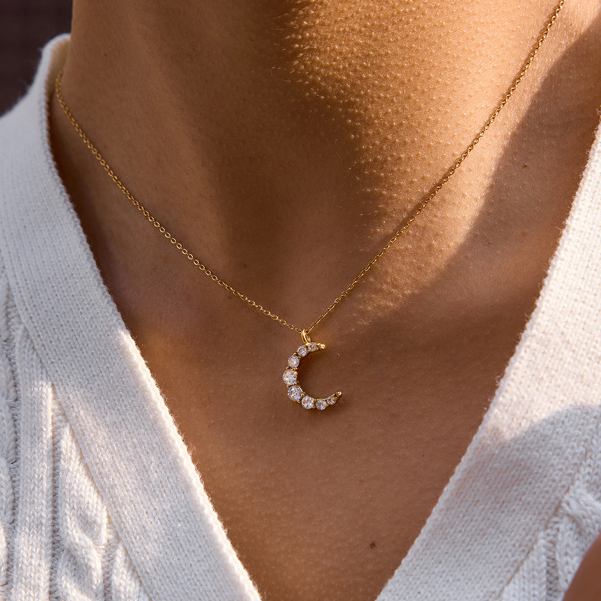 Jingqiao European and American white round zircon moon pendant, stainless steel necklace, cross-border minimalist fashion versatile accessory for women
