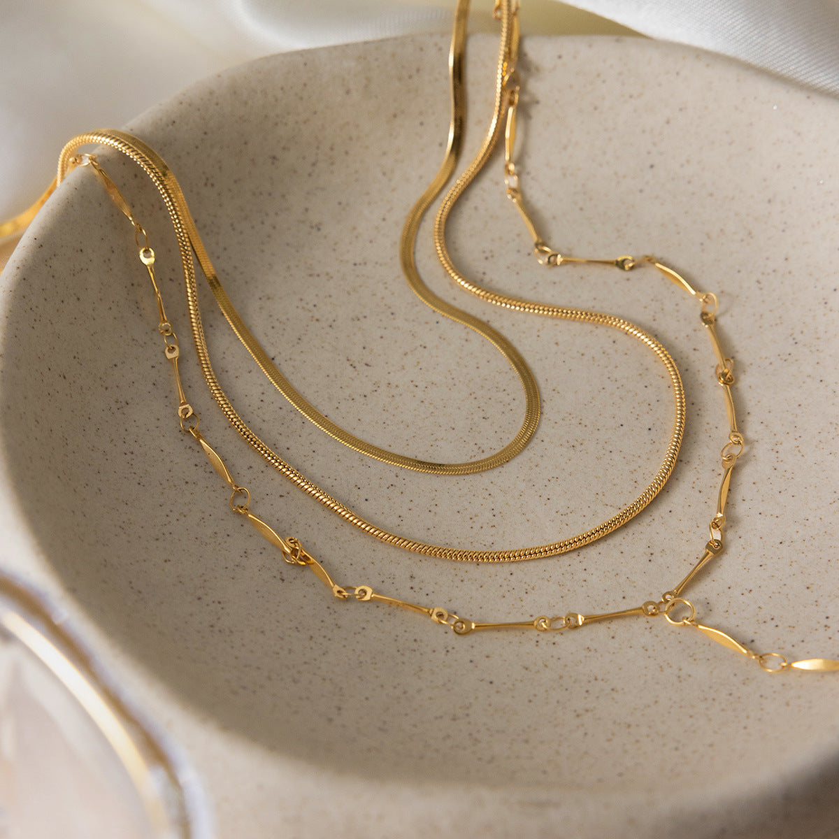 Jingqiao European and American stainless steel 18K three-layer necklace is uniquely fashionable and unique, layered Y-shaped chain that won't fade and is a hot seller across borders