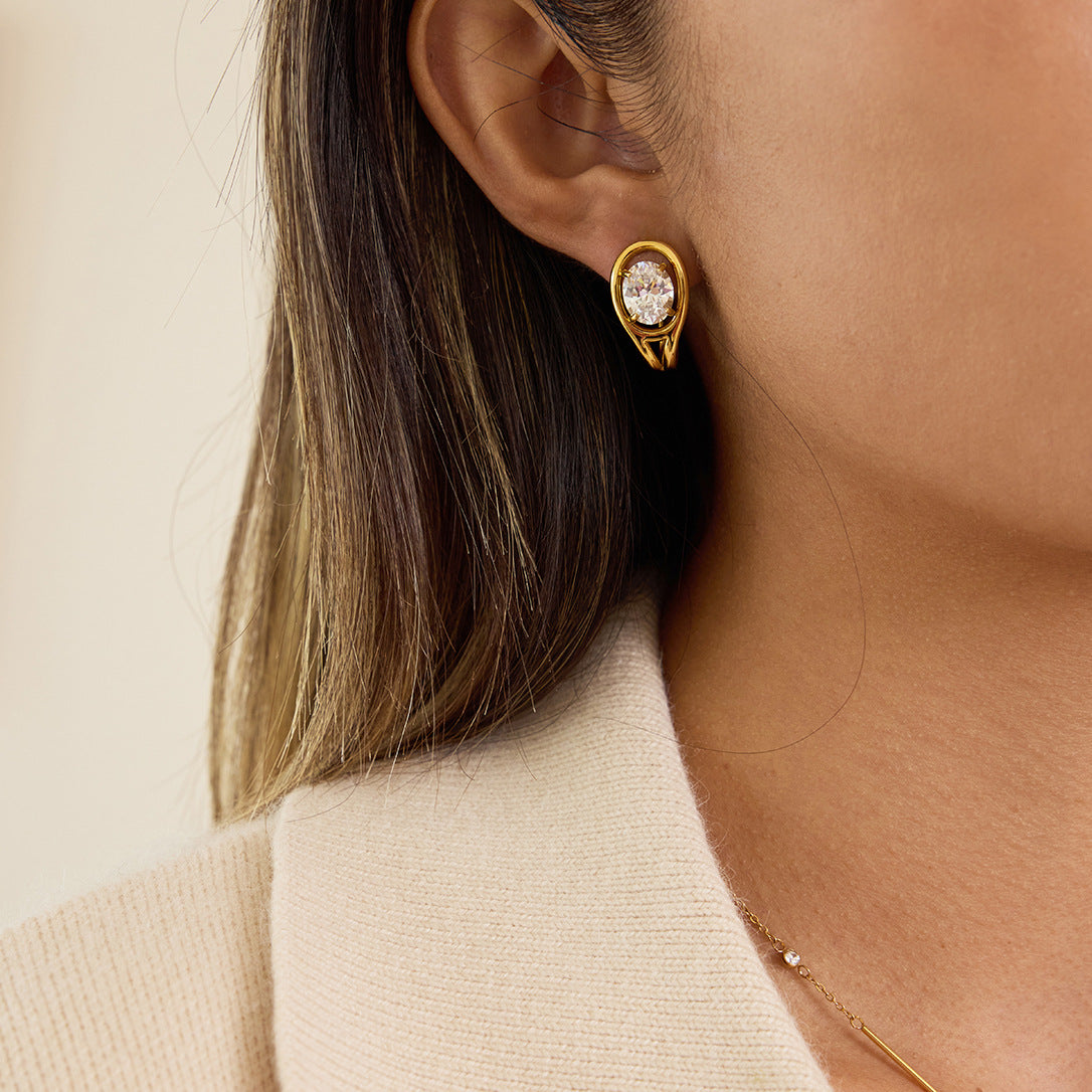 Quiet and classic style, stainless steel zircon C-ring earrings, light luxury, high-end autumn and winter earrings, design sense niche cross-border