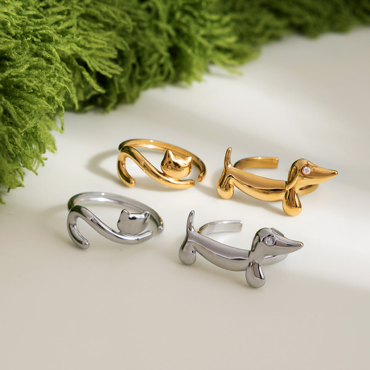 Dachshund And Cat Ring