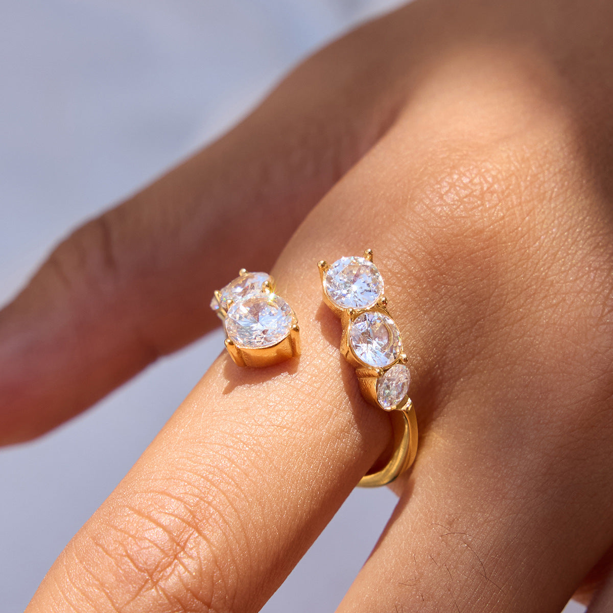 Jingqiao Classic Style 18K Gold Stainless Steel Round White Zircon Ring, Niche High-End Jewelry Cross-border Accessory