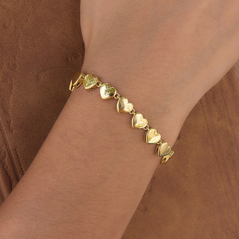 Jingqiao European and American stainless steel heart bracelet, light luxury niche hand accessory, high-end layered cross-border popular accessories, wholesale