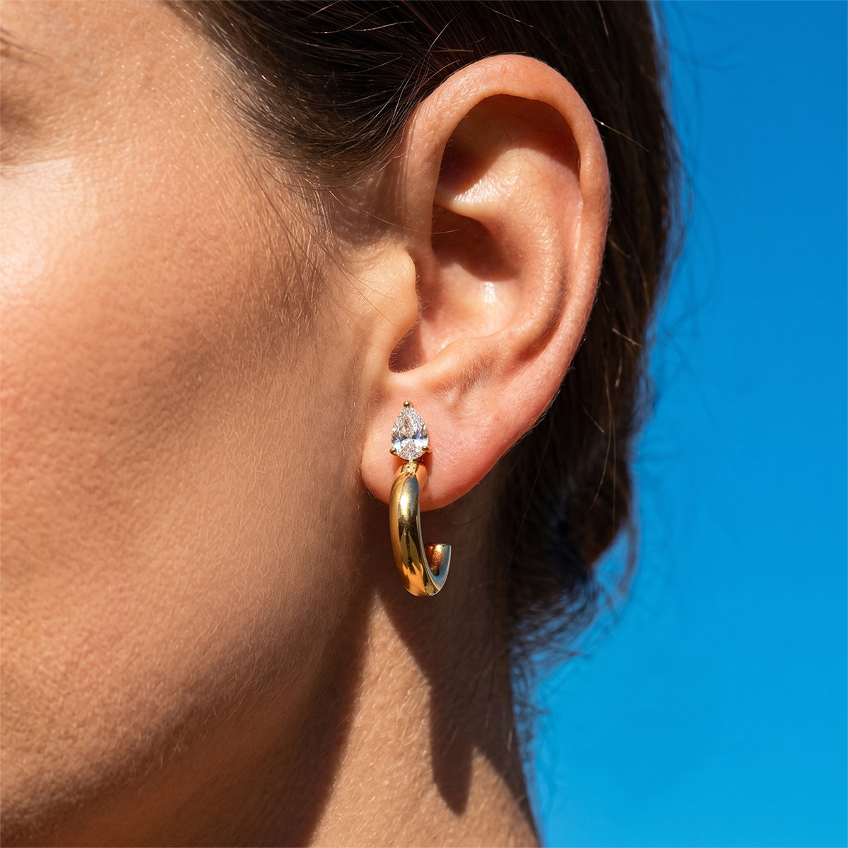 Jingqiao titanium steel zircon C-shaped earrings niche high-end earrings with fading stainless steel accessories for women's cross-border products