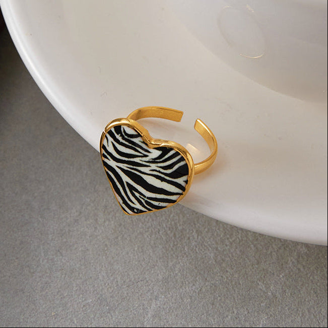 Jingqiao vintage style 18K gold stainless steel leopard print oil drip print heart ring, niche high-end cross-border accessory