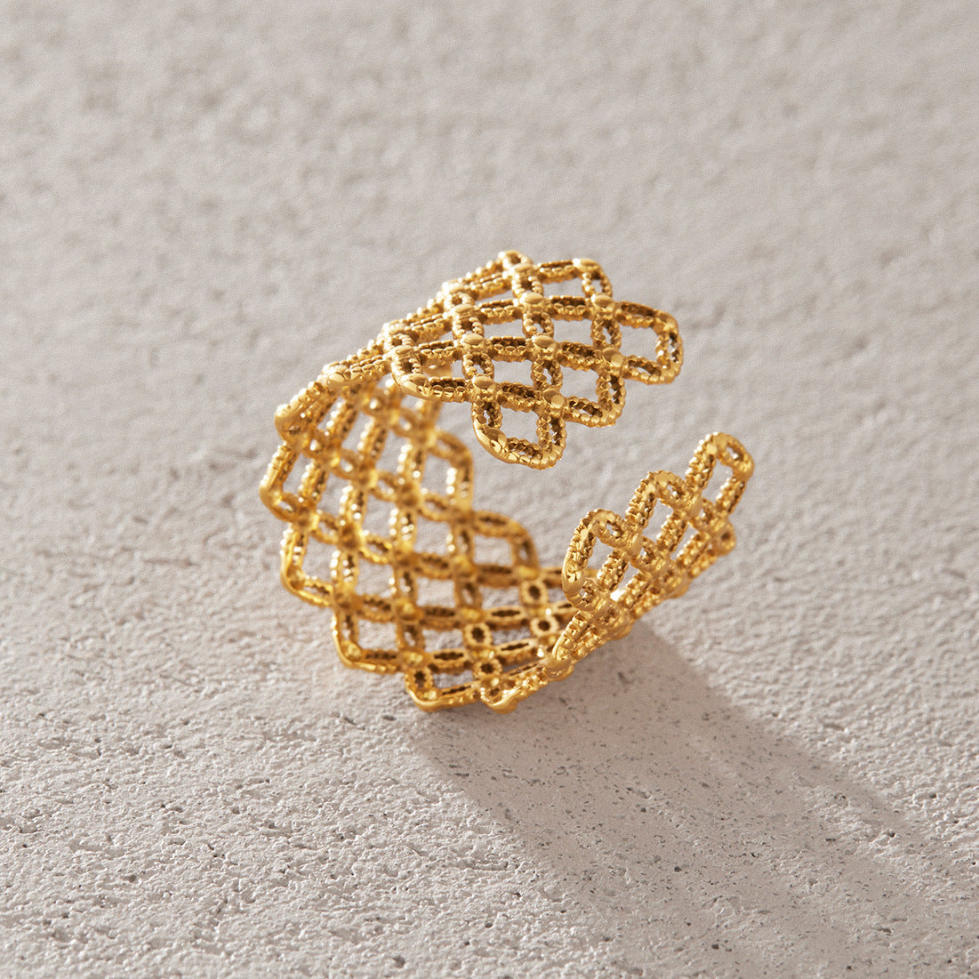 Jingqiao Hollow Open Ring, Niche High-End Band, Titanium Steel Fading Jewelry, Women's Stainless Steel Cross-border Ring