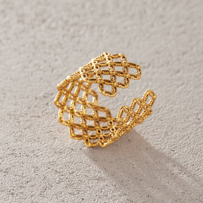 Jingqiao Hollow Open Ring, Niche High-End Band, Titanium Steel Fading Jewelry, Women's Stainless Steel Cross-border Ring
