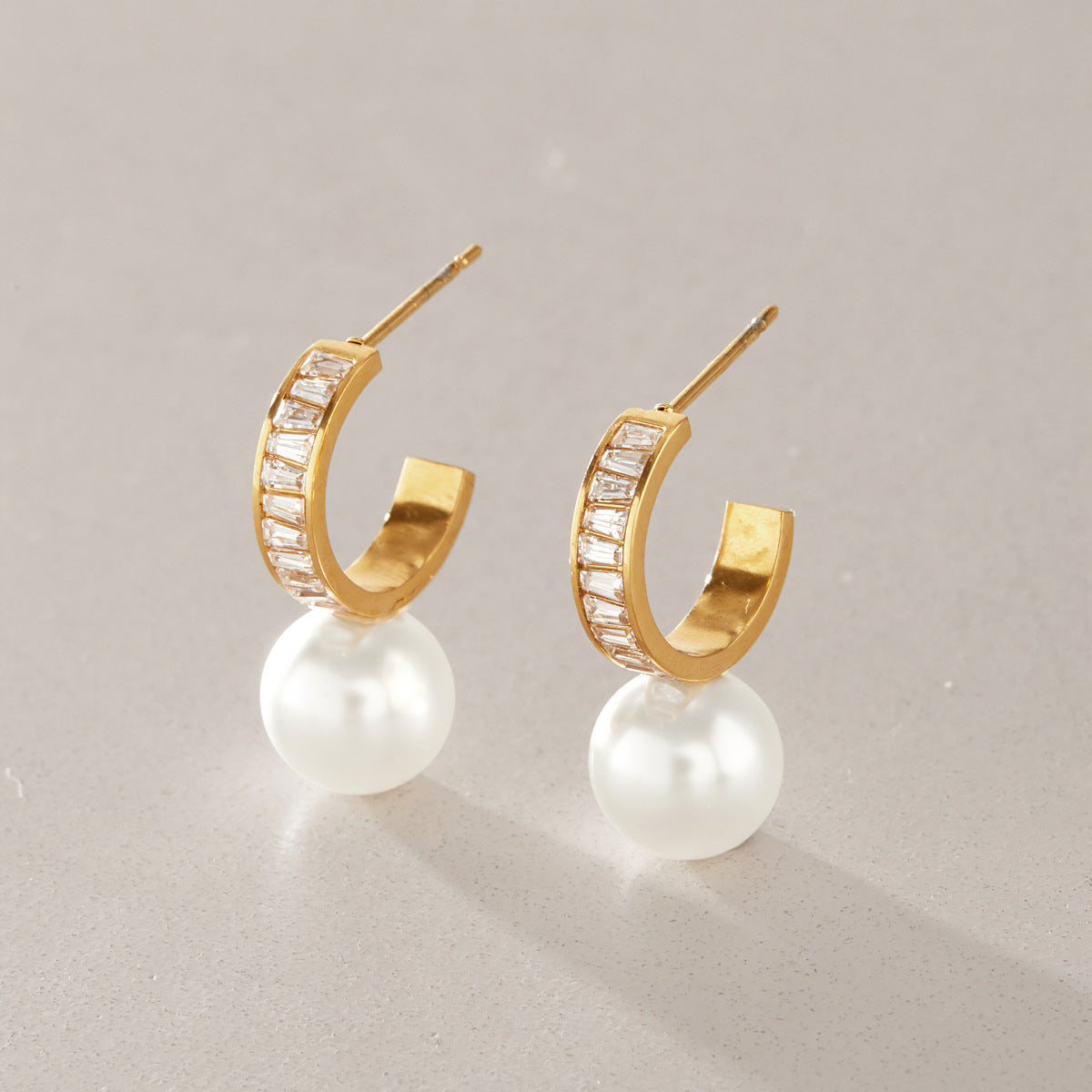 Jingqiao titanium steel earrings, zircon glass pearl pendants, C-shaped earrings, light luxury and high-end stainless steel earrings cross-border