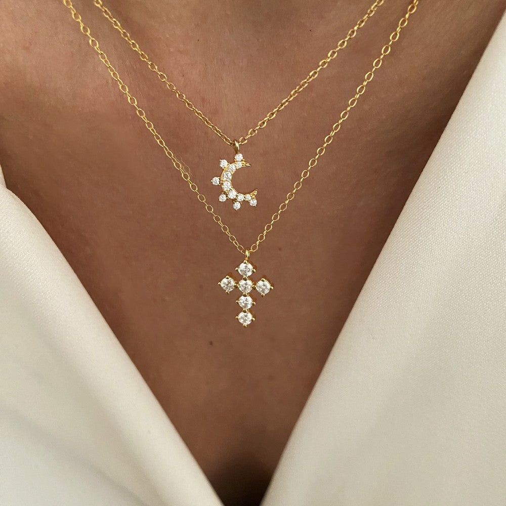 Classic style 18K gold stainless steel with white round zircon cross pendant necklace for a quiet and charming design